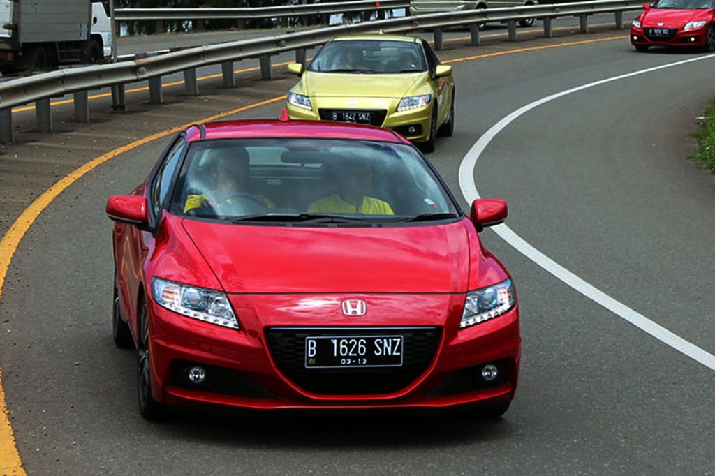 Mobil Hibrida Antara Ada dan Tiada