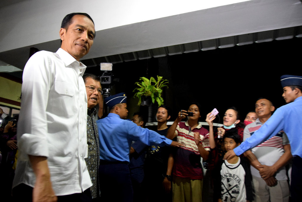 Jokowi Sebut Sekolah Tak Harus Terapkan Full Day School Jokowi Sebut Sekolah Tak Harus Terapkan Full Day School