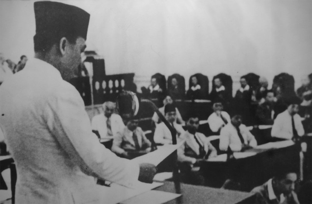 Bentuk negara indonesia dituangkan dalam pembukaan undang-undang dasar negara republik indonesia tahun 1945 alinea