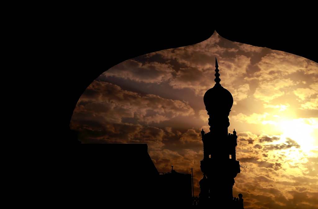 Polisi Selidiki Postingan di Medsos Soal Jual Masjid Raya Polisi Selidiki Postingan di Medsos Soal Jual Masjid Raya