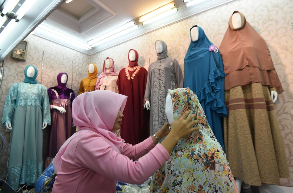 Baju Kaftan Masih Jadi Favorit di Hari Raya Lebaran - Tirto.ID