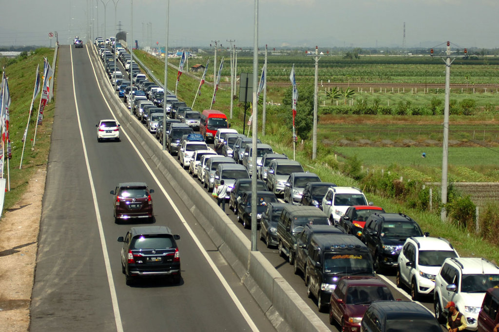 Macet di Tol  Brebes Polisi Berlakukan Buka Tutup  Pintu  