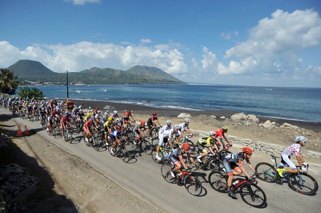 Pembalap Nick Miller Start Terdepan Tour de Flores Etape 4 Pembalap Nick Miller Start Terdepan Tour de Flores Etape 4
