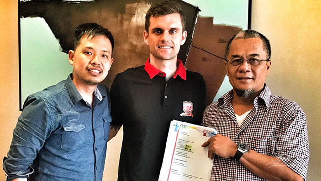 Madura United Resmi Rekrut Pemain Australia Cameron Watson Madura United Resmi Rekrut Pemain Australia Cameron Watson