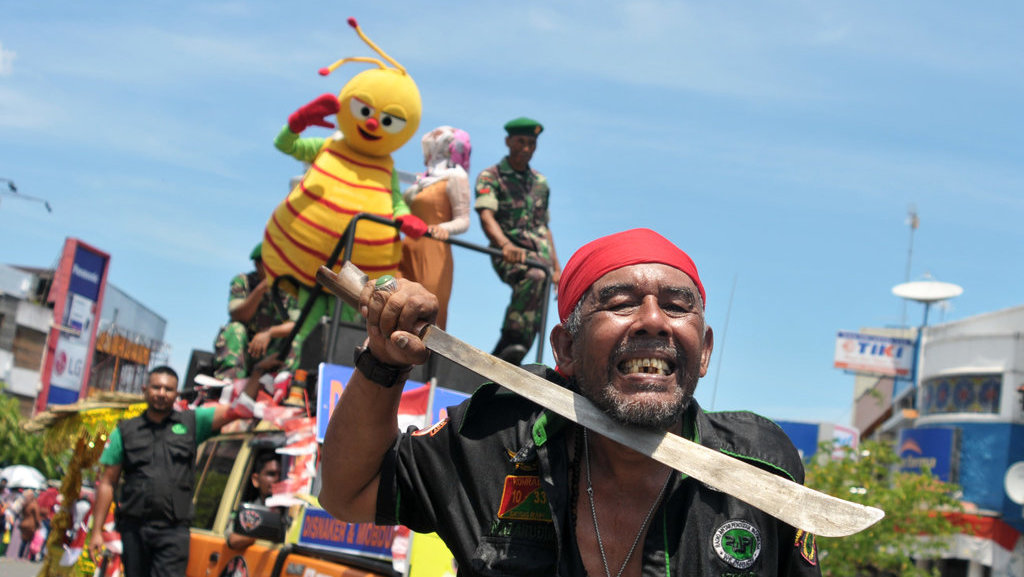 ATRAKSI DEBUS KARNAVAL BUDAYA