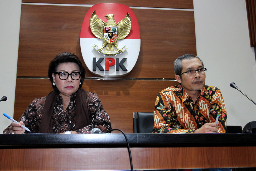 KPK Amankan 5 Orang dalam OTT Walikota Batu Eddy Rumpoko KPK Amankan 5 Orang dalam OTT Walikota Batu Eddy Rumpoko