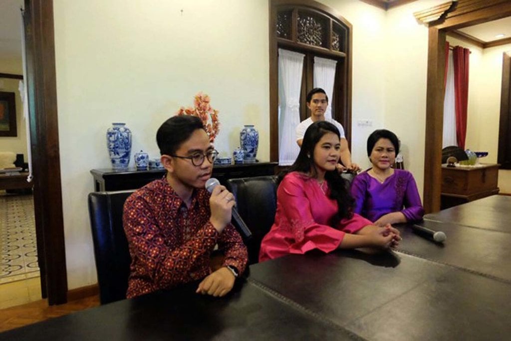 Jokowi Gelar Konferensi Pers Jelang Pernikahan Kahiyang Ayu Jokowi Gelar Konferensi Pers Jelang Pernikahan Kahiyang Ayu