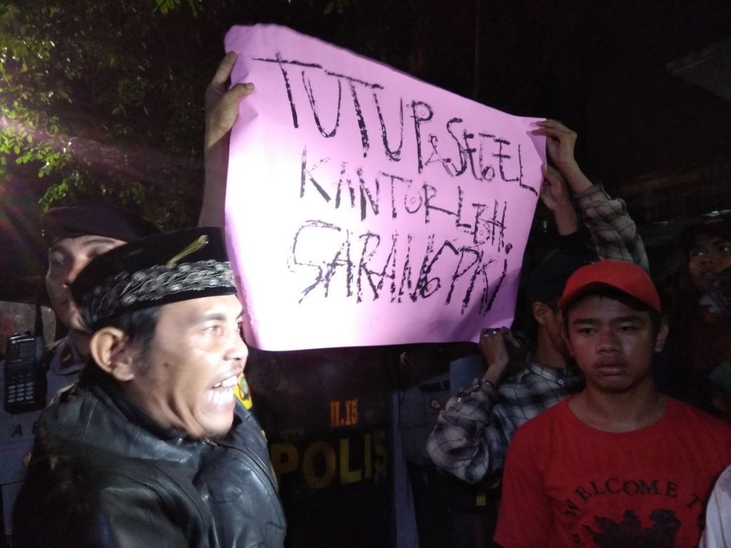 Ada Massa Pendemo, Akses ke LBH Jakarta Ditutup Ada Massa Pendemo, Akses ke LBH Jakarta Ditutup