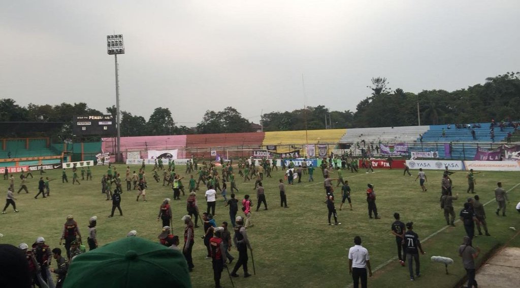 Persita Minta PSSI Tegas Terkait Tewasnya Suporter Persita Minta PSSI Tegas Terkait Tewasnya Suporter