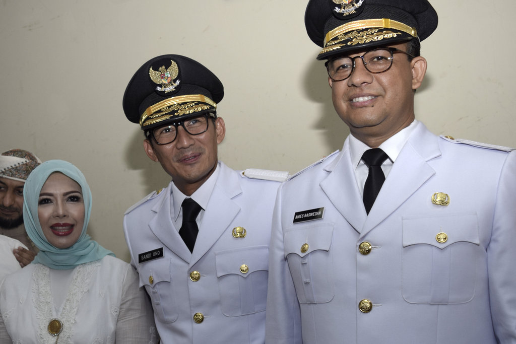 Hasil gambar untuk pelantikan anies sandi