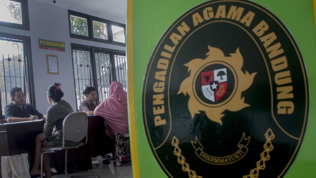 TINGKAT PERCERAIAN PASANGAN DI BANDUNG