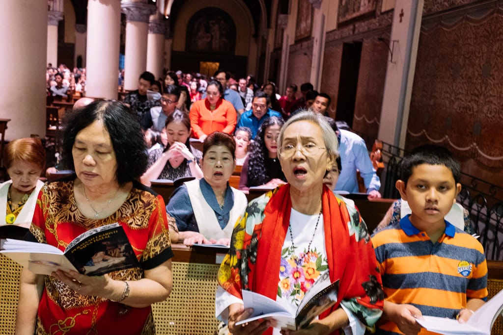 Umat Katolik beribadah di Gereja. tirto.id/Hafitz Maulana Misa Natal di Gereja Katerdal Jakarta