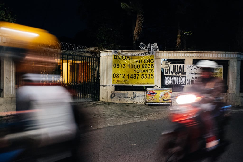 Warga Cimahi Pasang Spanduk Jual Rumah, Apa yang Sebenarnya Terjadi?