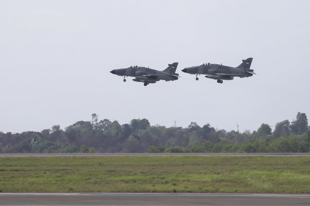 Benarkah Prabowo Beri Akses Udara Indonesia untuk Militer AS?