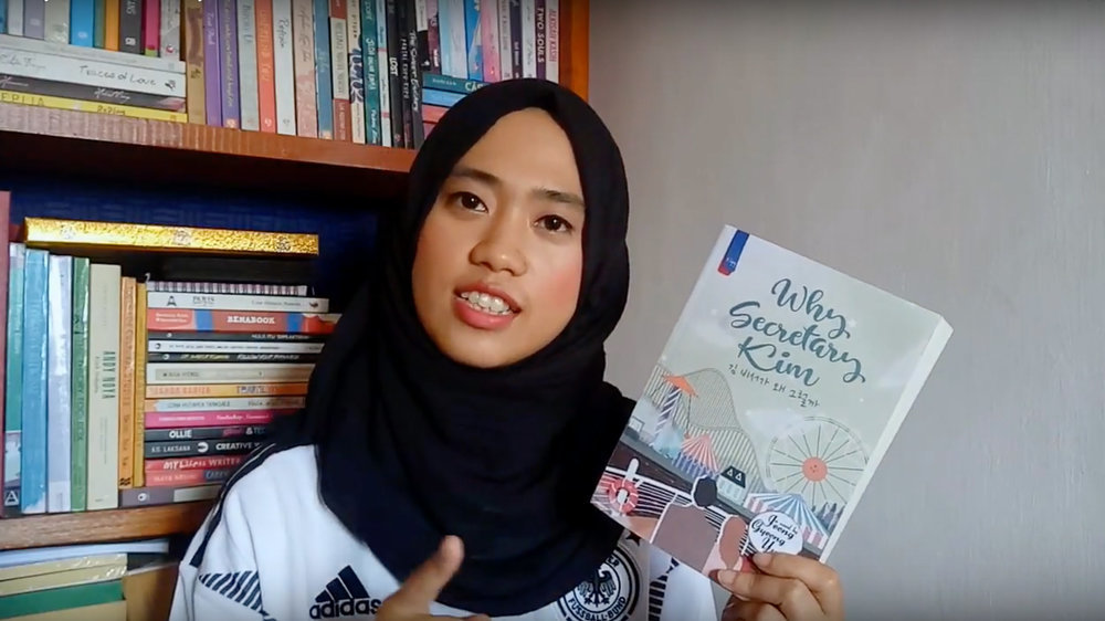 Galeri review buku di channel Youtube Dhyn Hanarun. Youtube/Dhyn Hanarun Review Buku di Youtube