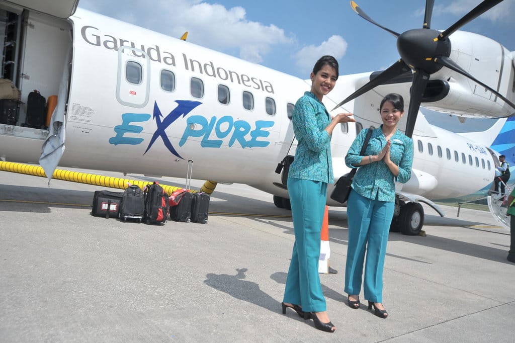 PENERBANGAN PERDANA GARUDA RUTE PALEMBANG PADANG 