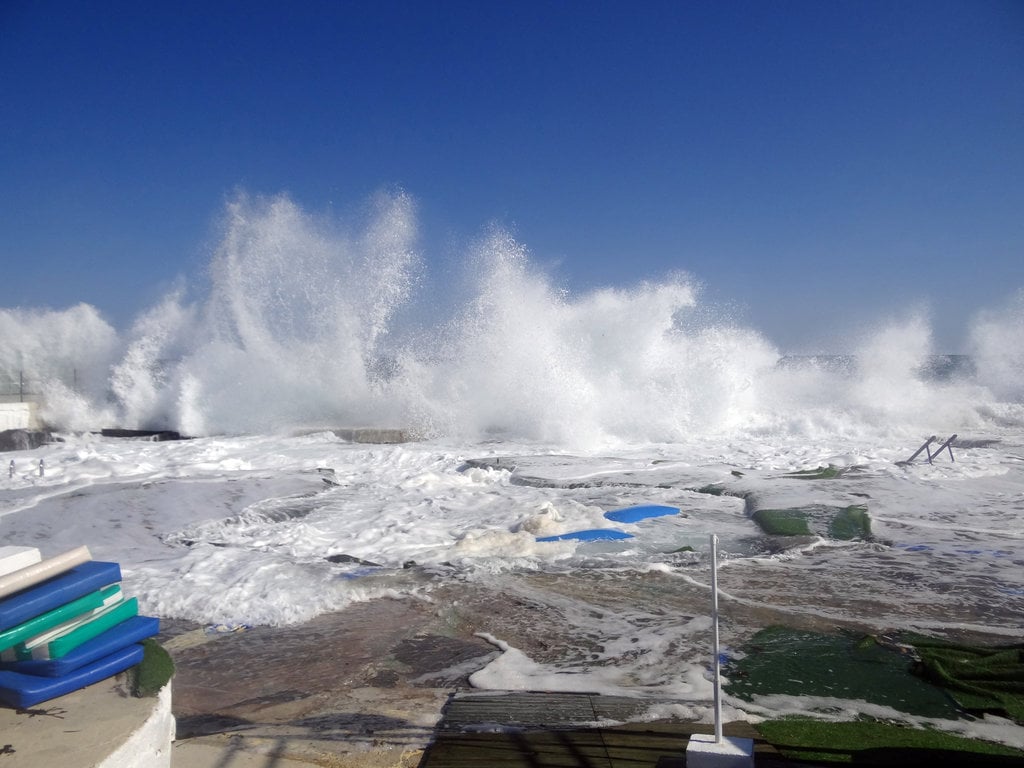 Mengapa Orang Nekat Rekam Video Amatir Terjangan Tsunami Tirtoid