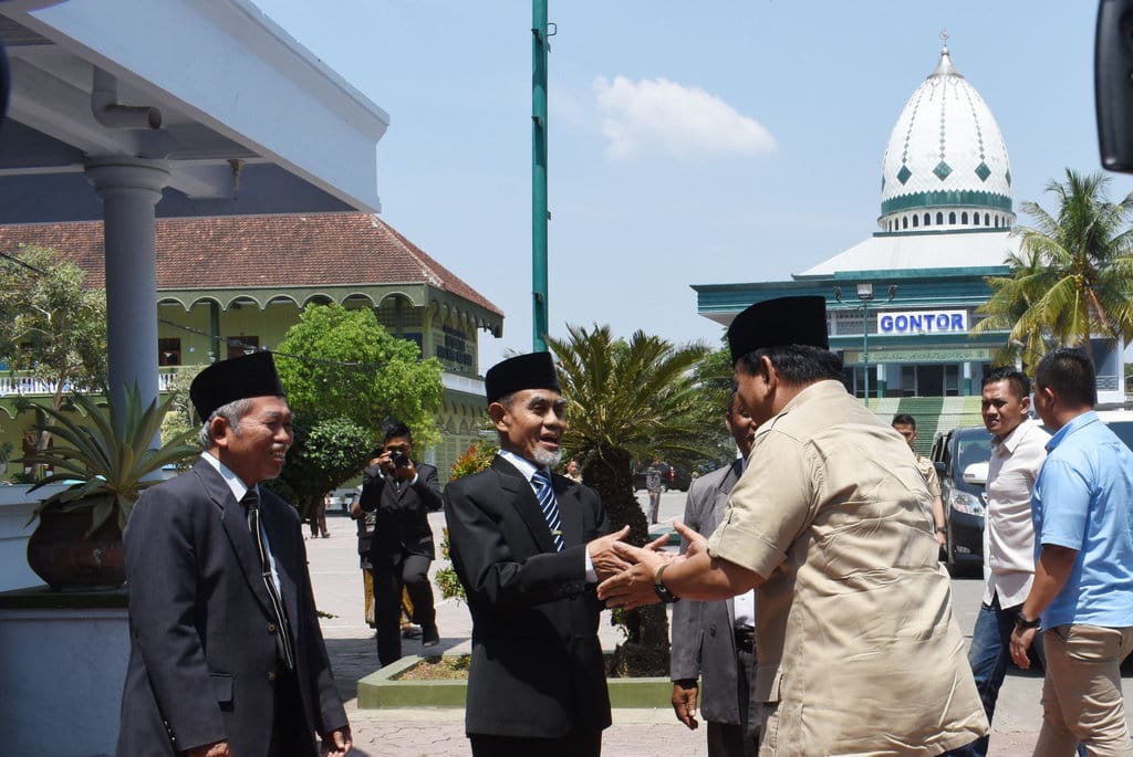 Mengenal Sosok Pimpinan Pondok Modern Gontor K.H. Hasan Abdullah Sahal