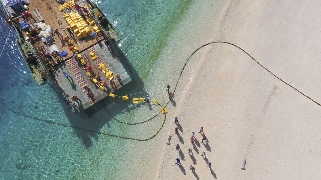 PENAMBAHAN KABEL BAWAH LAUT KELISTRIKAN TIGA GILI