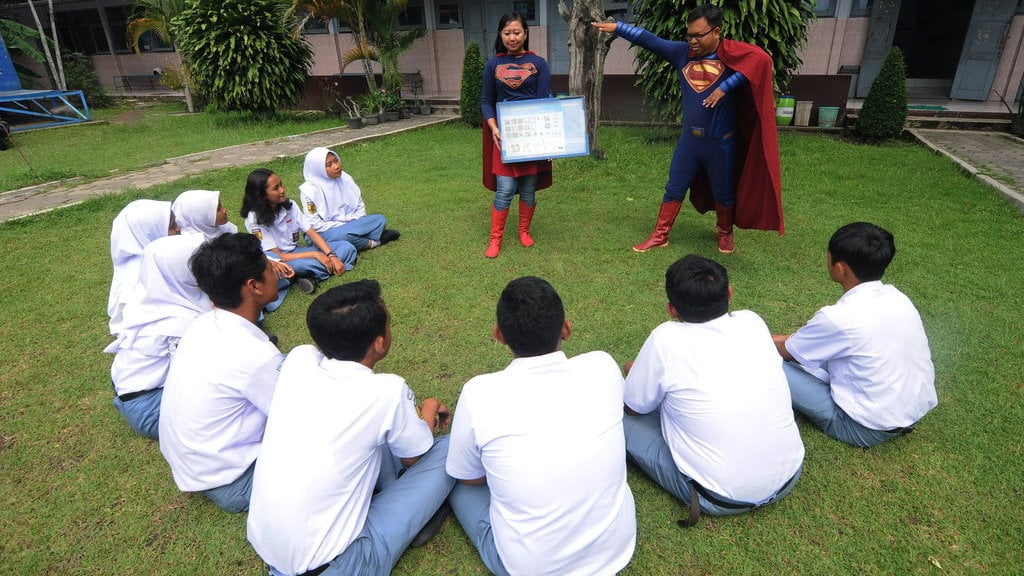 SUPERHERO SOSIALISASI ANTI NARKOBA