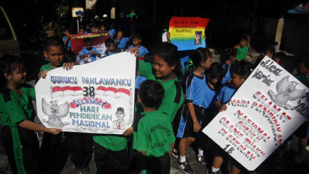 Kumpulan Contoh Pantun untuk Lomba Peringati Hardiknas