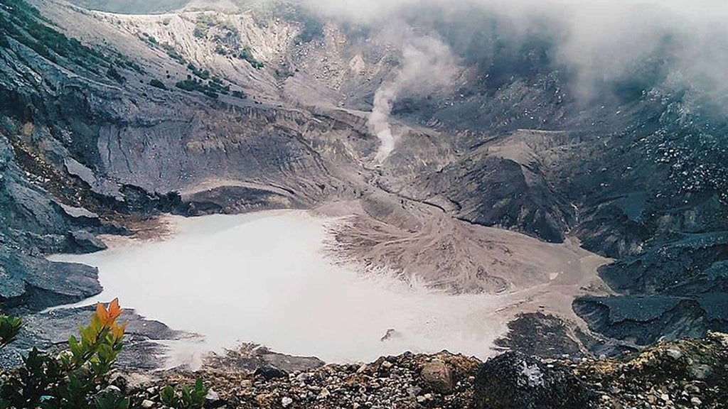 Gunung Tangkuban Perahu