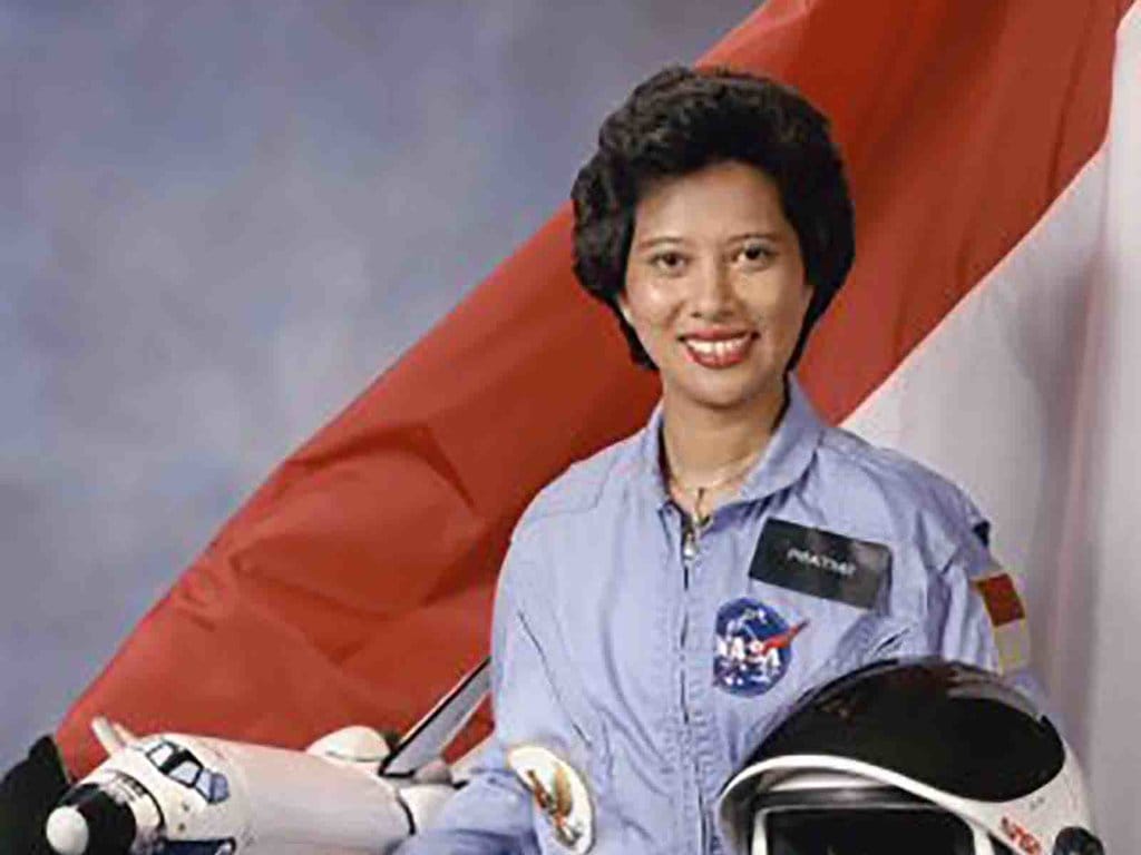 Pratiwi Sudarmono Sejarah Astronot Wanita Pertama Asia Tirto Id