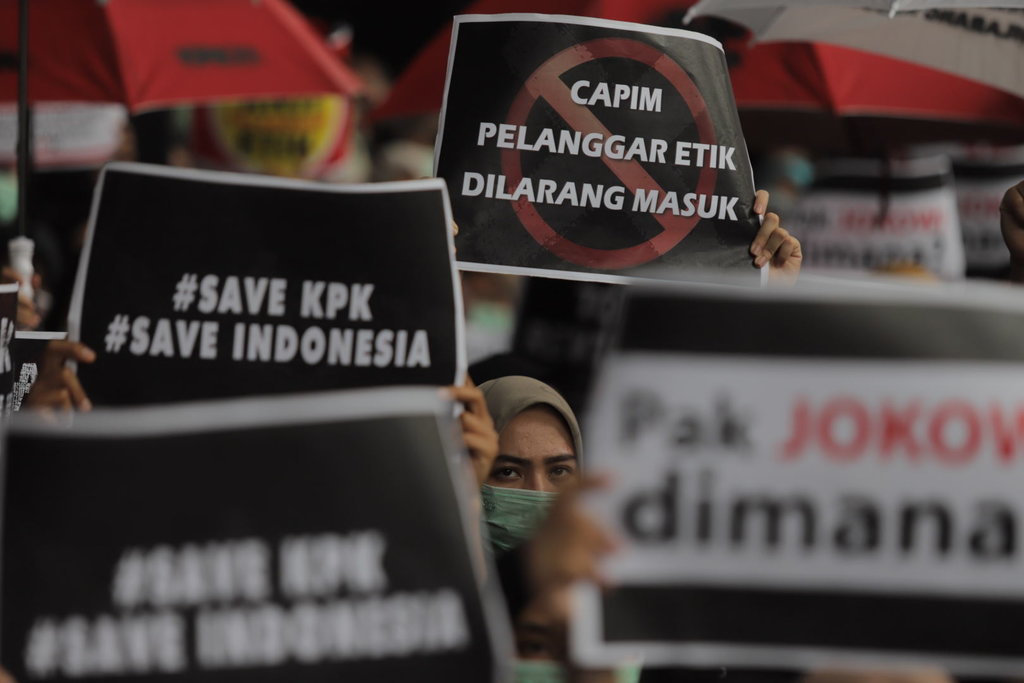Pegawai KPK menggelar aksi unjuk rasa menolak revisi UU KPK di kantor KPK, Jakarta, Jumat (6/9/2019). tirto.id/Andrey Gromico Aksi Tolak Revisi UU KPK