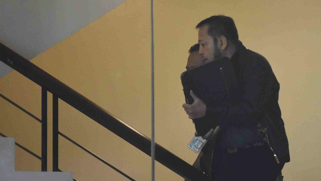 Terpidana kasus korupsi KTP Elektronik Setya Novanto memasuki gedung KPK untuk menjalani pemeriksaan di Jakarta, Kamis (12/9/19). ANTARA FOTO/Indrianto Eko Suwarso/wsj. PEMERIKSAAN TERPIDANA SETYA NOVANTO