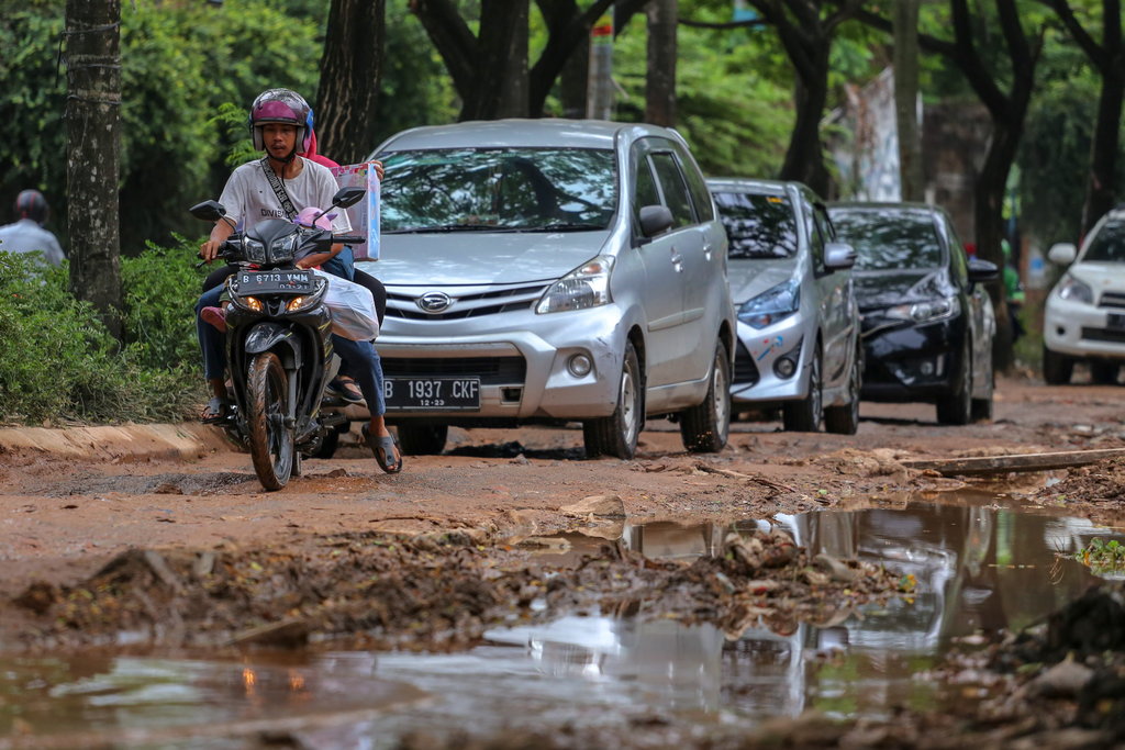 JALAN RUSAK DI TANGERANG