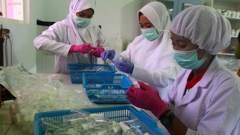 HAND SANITIZER BUATAN SISWA SMK