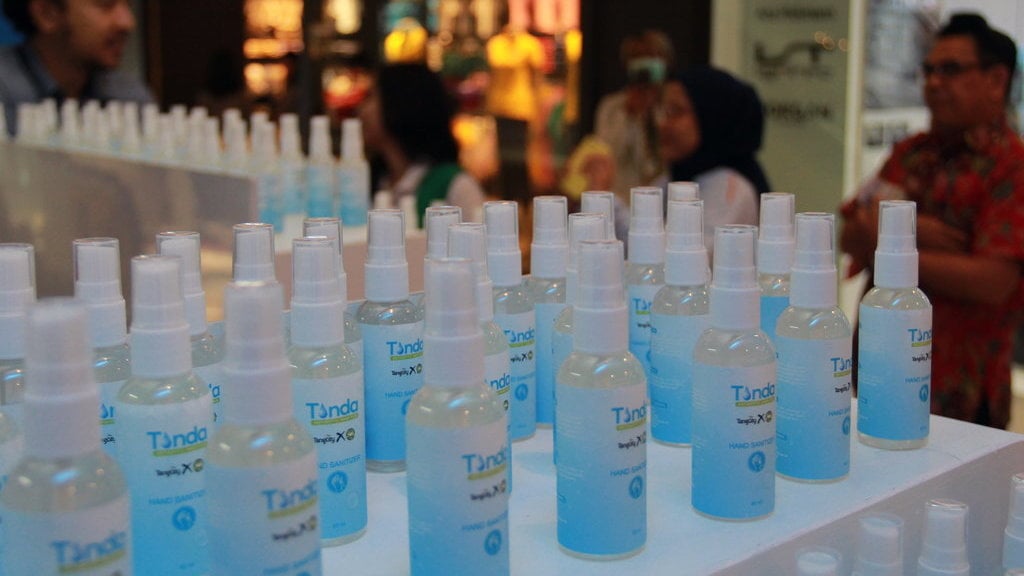 PENJUALAN HAND SANITIZER BUATAN SISWA SMK KESEHATAN