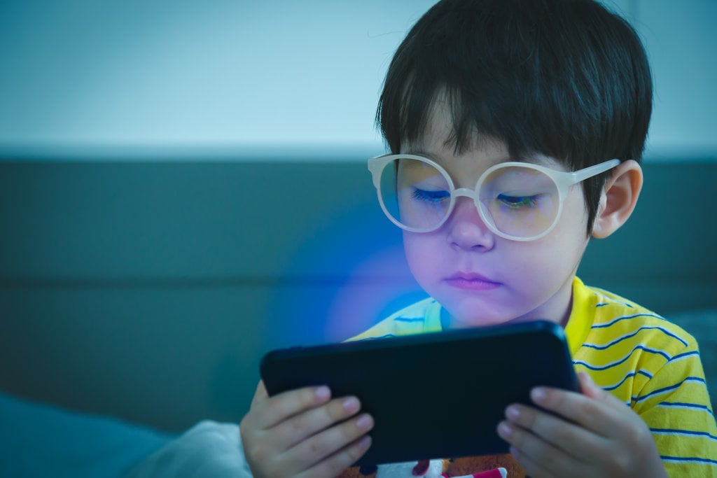 Tips Untuk Orang Tua Agar Anak Aman Berinteraksi Dengan Internet Tirto Id