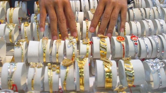 Harga 1 Gram Perhiasan Semar 20 April 2021 Emas Kuning Dan Putih Tirto Id 