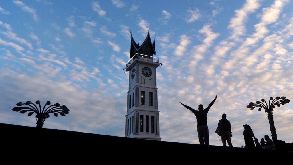 OLAHRAGA SAAT PANDEMI DI JAM GADANG