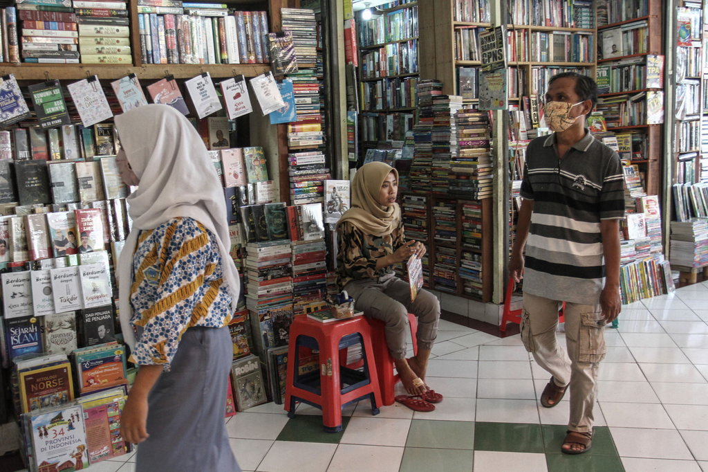 PENJUALAN BUKU PELAJARAN MENURU 