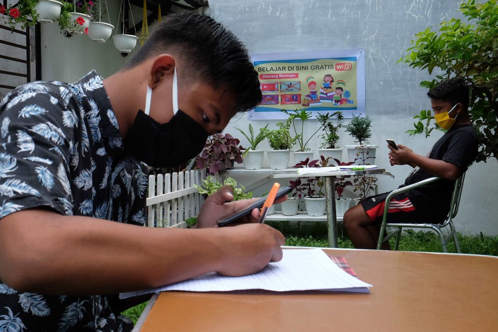 JARINGAN INTERNET GRATIS UNTUK SISWA BELAJAR DARING