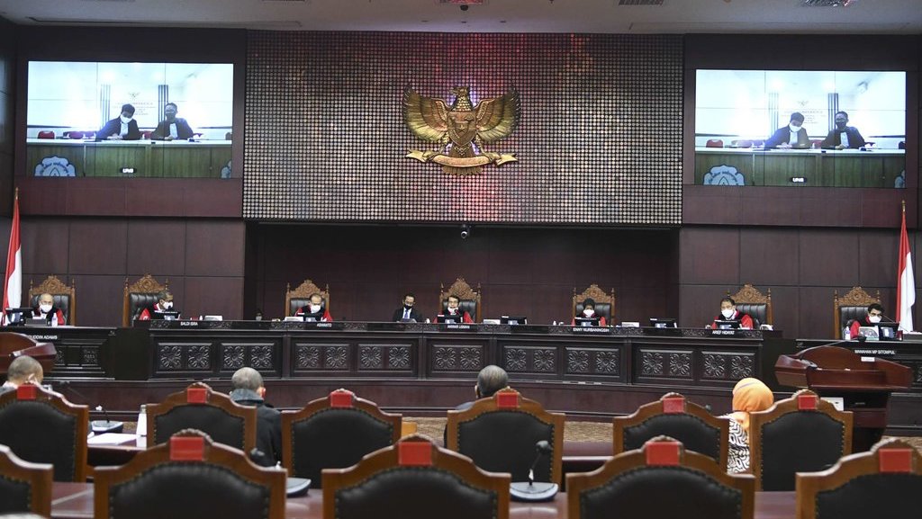 Undang-undang dasar negara indonesia tahun 1945 bersifat singkat, artinya