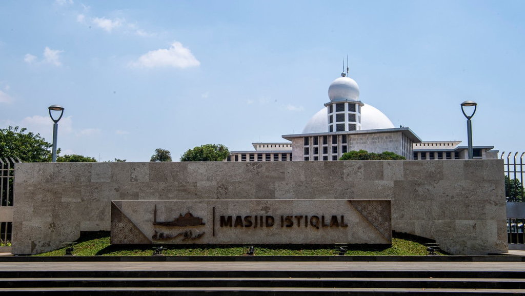 RENOVASI MASJID ISTIQLAL RAMPUNG