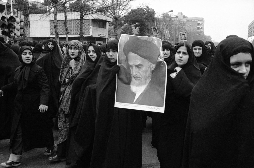 Kisah Muslim Yahudi Sosialis Berbareng Bergerak Gulingkan Shah