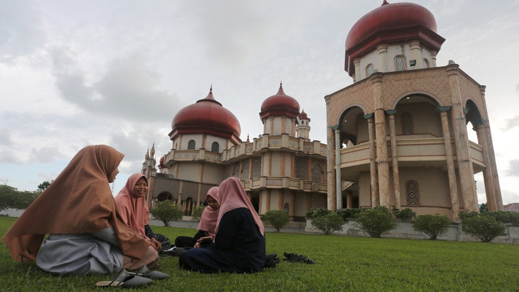 NGABUBURIT DI MASJID AGUNG MEULABOH