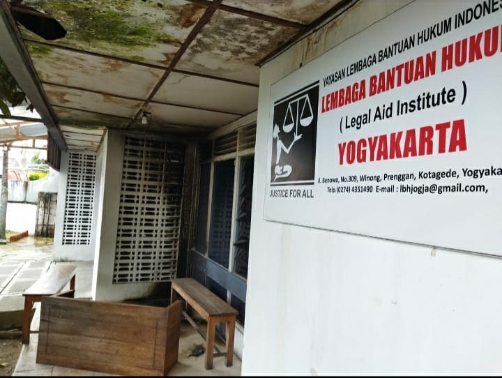 Kantor LBH Yogyakarta Dilempar Bom Molotov