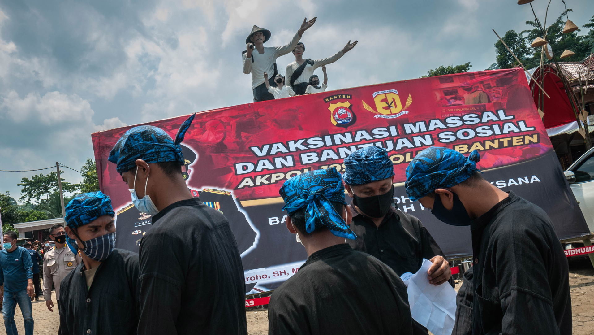 Pemerintah Terus Upayakan Kebutuhan Vaksin Agar Merata Di Indonesia<script async src=