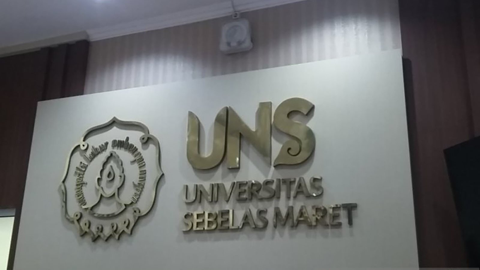 Universitas Sebelas Maret (UNS) Surakarta