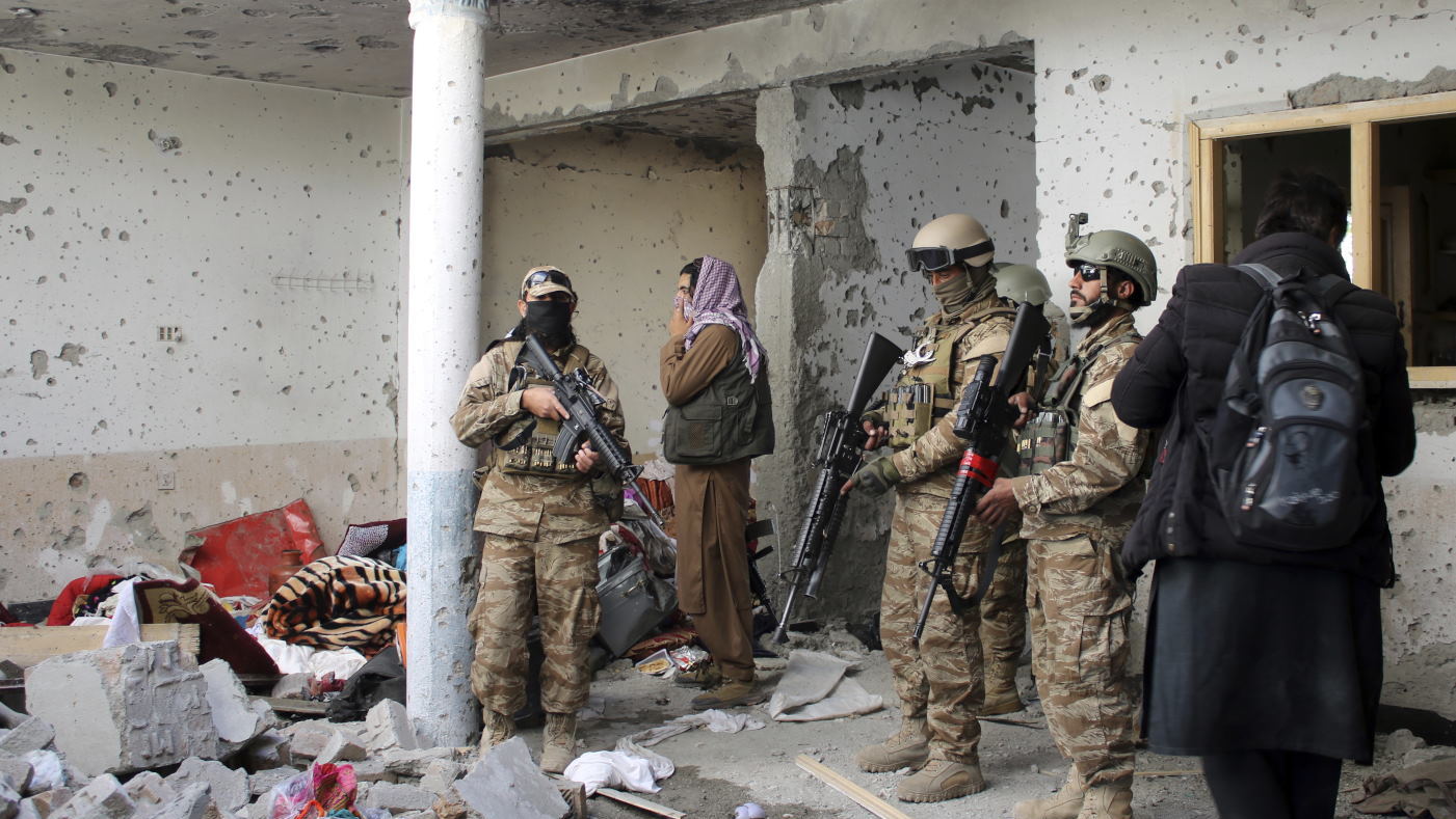 Baku Tembak Taliban 