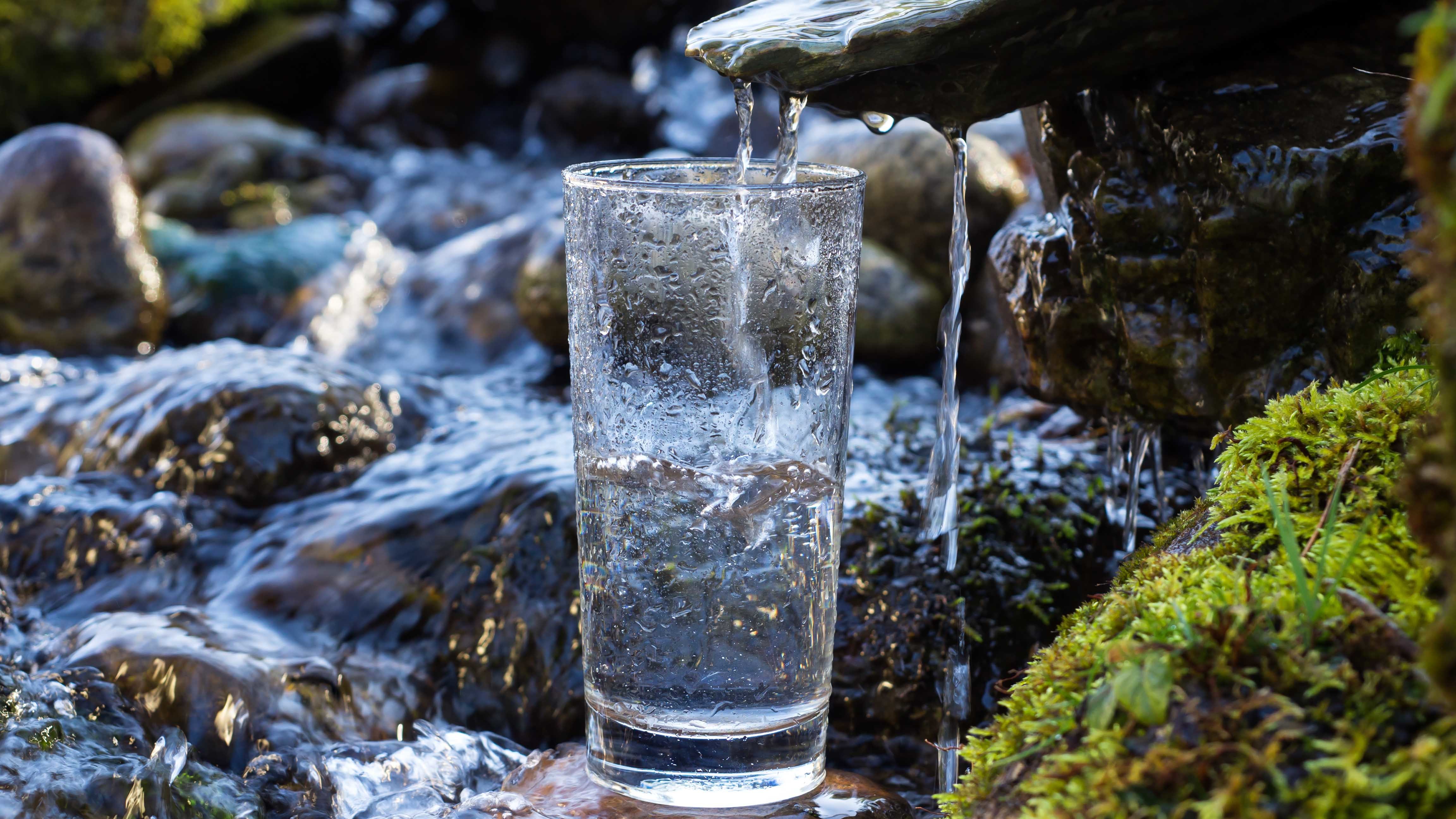 Ilustrasi Mata Air. foto/Istockphoto Ilustrasi Air Mineral