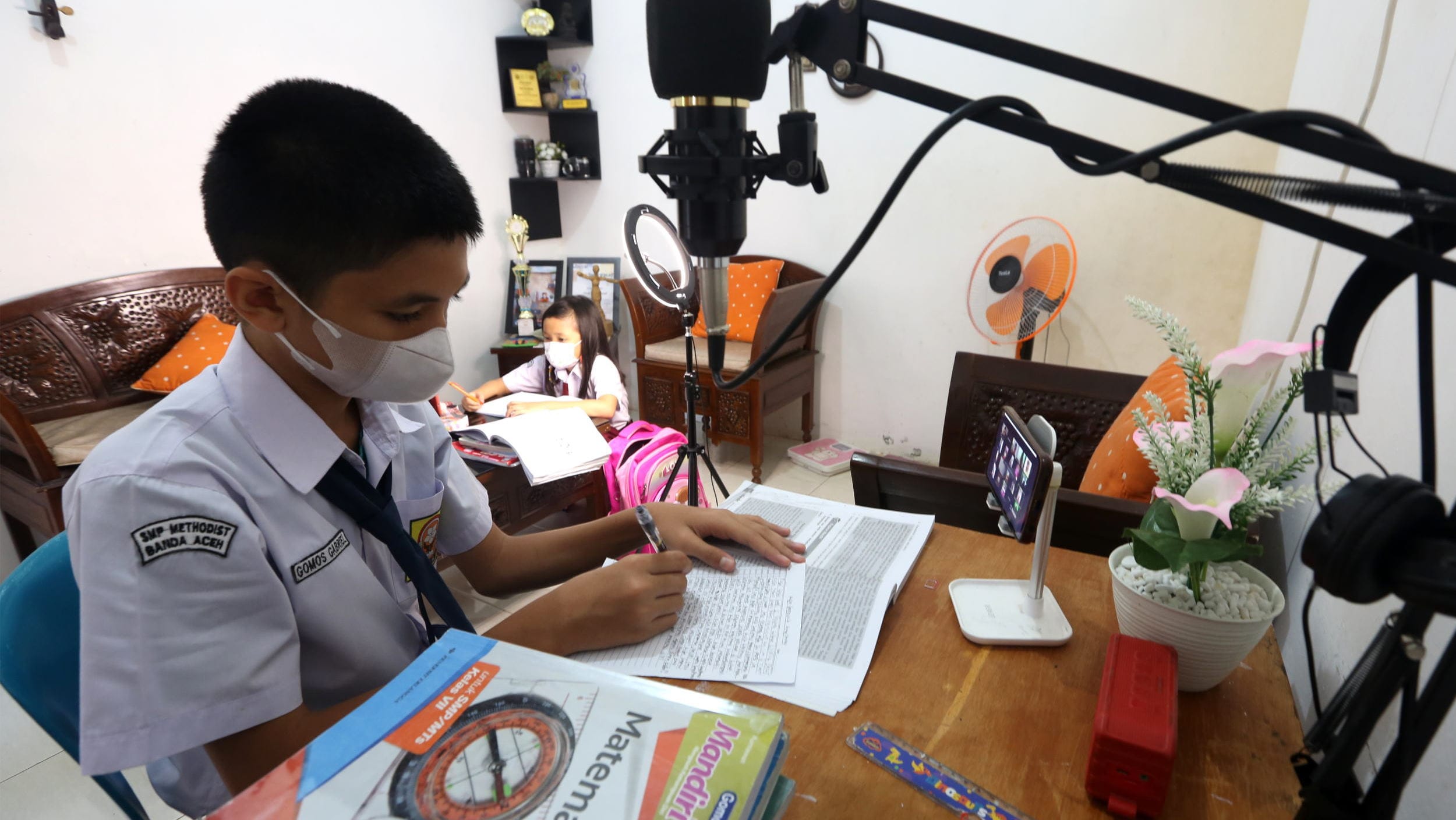 Soal PTS Bahasa Indonesia SMP Kelas 9 Semester 2 & Kisi Jawaban