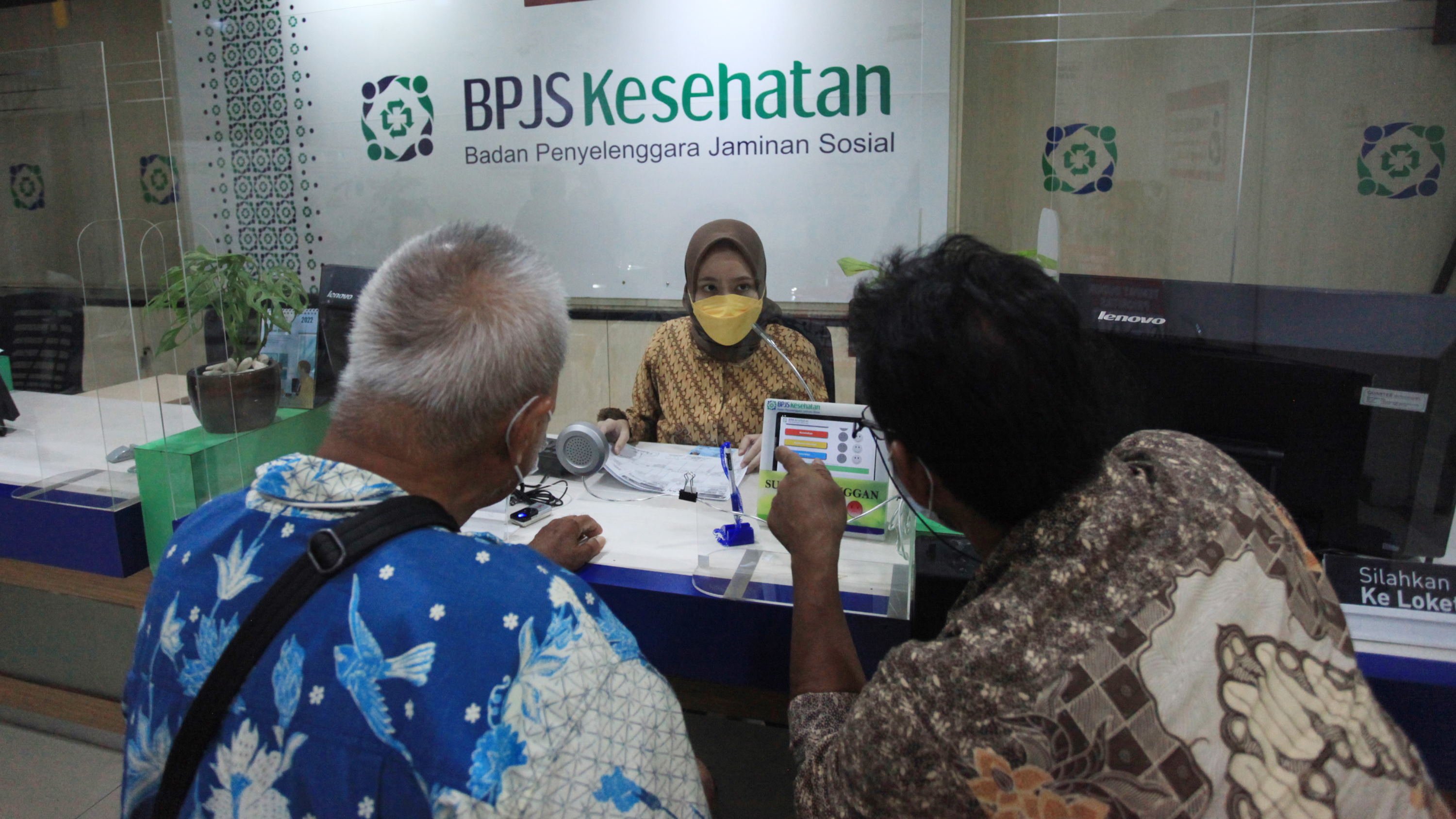 TARGET JUMLAH PESERTA PROGRAM JAMINAN KESEHATAN NASIONAL