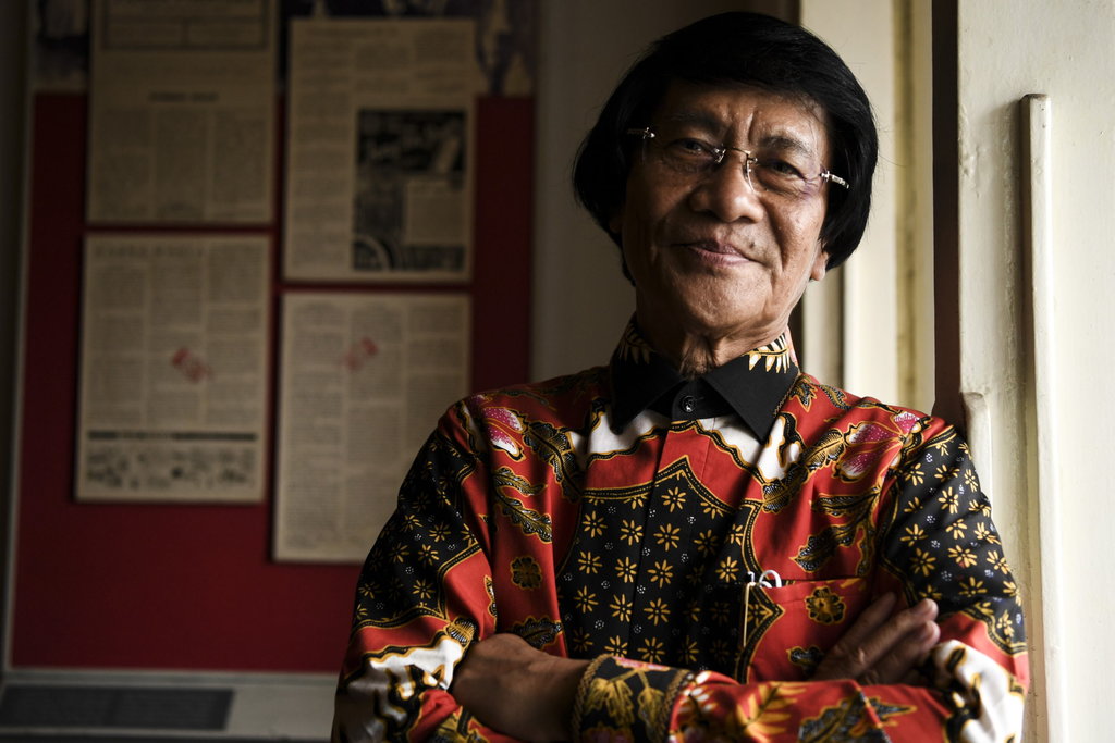 Ketua Umum Lembaga Perlindungan Anak Indonesia (LPAI) Seto Mulyadi atau yang dikenal Kak Seto berpose usai wawancara khusus di Galeri Foto Jurnalistik Antara (GFJA), Pasar Baru, Jakarta Pusat, Senin (11/7/2022). ANTARA FOTO/M Risyal Hidayat/YU WAWANCARA KHUSUS KAK SETO