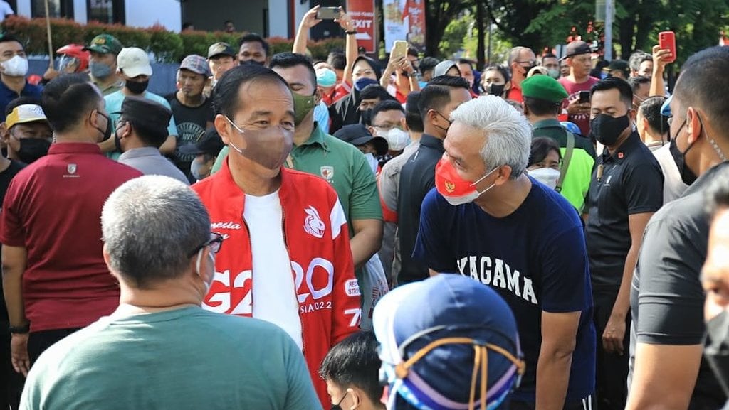Jokowi dan Ganjar Olahraga Bareng di CFD Solo